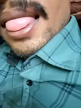 Snapshot of GF_nd_BF_ chatting on February 20, 4:25 pm GF nd BF  online show from February 20, 4:25 pm