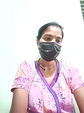 Snapshot of anusiya01 chatting on January 5, 2:27 am anusiya01 online show from January 5, 2:27 am