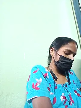 Snapshot of anusiya01 chatting on February 18, 7:10 am anusiya01 online show from February 18, 7:10 am