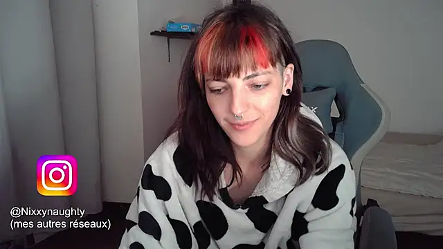 Snapshot of Nixxy_naughty chatting on February 11, 7:38 pm Nixxy naughty online show from February 11, 7:38 pm