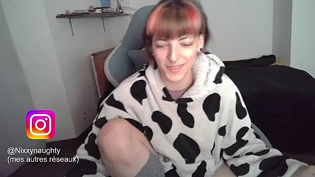 Snapshot of Nixxy_naughty chatting on March 11, 10:31 pm Nixxy naughty online show from March 11, 10:31 pm