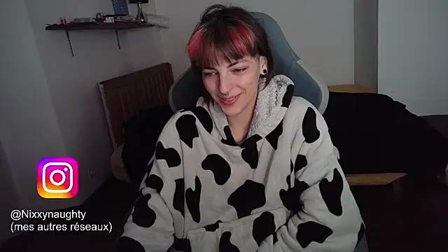 Snapshot of Nixxy_naughty chatting on March 12, 9:13 pm Nixxy naughty online show from March 12, 9:13 pm