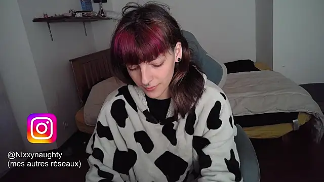 Snapshot of Nixxy_naughty chatting on March 14, 7:01 pm Nixxy naughty online show from March 14, 7:01 pm
