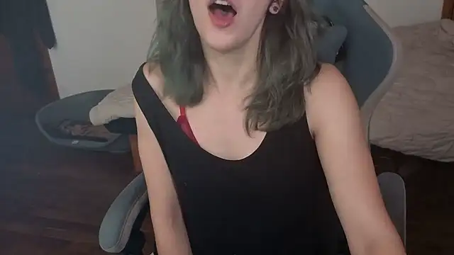 Snapshot of Nixxy_naughty chatting on January 8, 10:45 pm Nixxy naughty online show from January 8, 10:45 pm