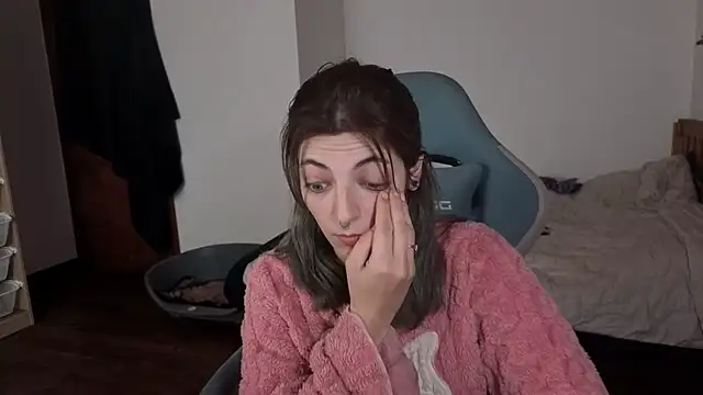 Snapshot of Nixxy_naughty chatting on January 10, 10:14 pm Nixxy naughty online show from January 10, 10:14 pm