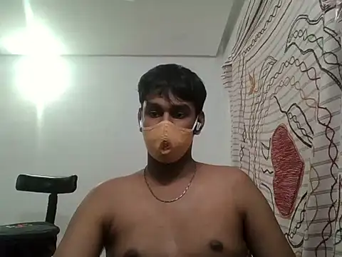 Snapshot of brownguy1234 chatting on December 25, 5:26 pm brownguy1234 online show from December 25, 5:26 pm