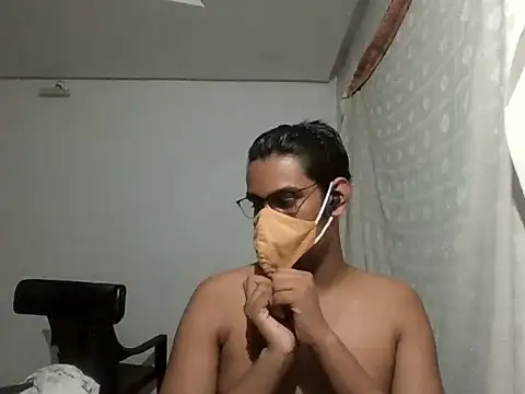 Snapshot of brownguy1234 chatting on February 4, 1:48 pm brownguy1234 online show from February 4, 1:48 pm