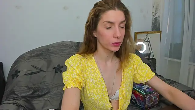 Snapshot of YourSuperModel chatting on December 19, 9:07 am YourSuperModel online show from December 19, 9:07 am