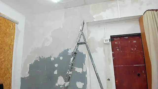 Snapshot of YourSuperModel chatting on January 1, 1:37 pm YourSuperModel online show from January 1, 1:37 pm