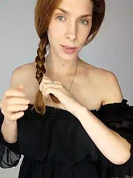 Snapshot of YourSuperModel chatting on September 11, 11:32 am YourSuperModel online show from September 11, 11:32 am