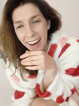 YourSuperModel online show from April 8, 11:32 am