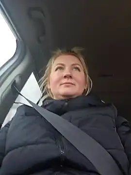 Snapshot of -Schweppes- chatting on December 21, 9:12 am -Schweppes- online show from December 21, 9:12 am