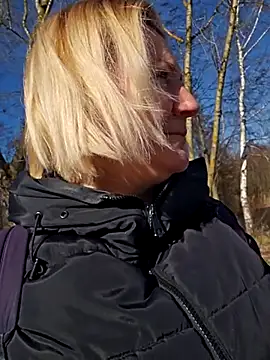 Snapshot of -Schweppes- chatting on March 6, 10:09 am -Schweppes- online show from March 6, 10:09 am