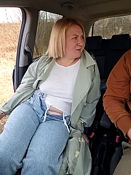 Snapshot of -Schweppes- chatting on March 11, 8:52 am -Schweppes- online show from March 11, 8:52 am