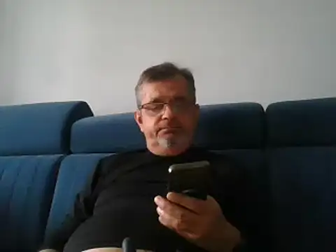 axecoman60 online show from February 1, 11:54 am