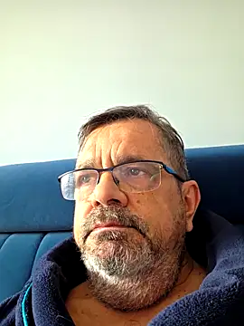 axecoman60 online show from February 4, 8:42 am