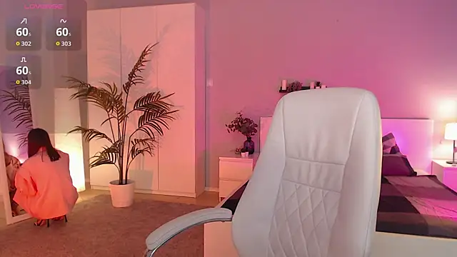 Bellla Haddid online show from September 9, 12:43 am