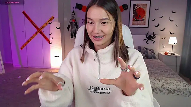 Bellla Haddid online show from October 24, 1:46 am