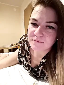 LunikaLunaX online show from February 16, 8:00 pm