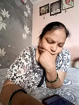 Snapshot of Kavya_kapoor chatting on June 24, 4:33 am Kavya kapoor online show from June 24, 4:33 am