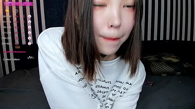 Dark Ester online show from January 25, 1:52 pm