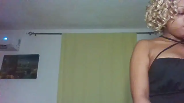 thekelliecapri online show from July 3, 6:31 am