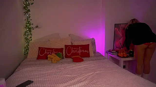 Heidi11 online show from December 26, 1:29 am