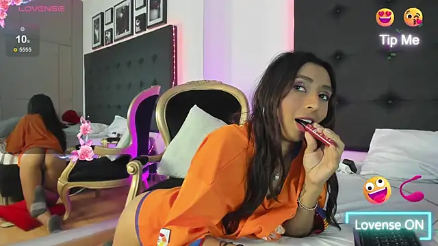 Snapshot of SaraDreamss chatting on January 7, 3:14 am SaraDreamss online show from January 7, 3:14 am