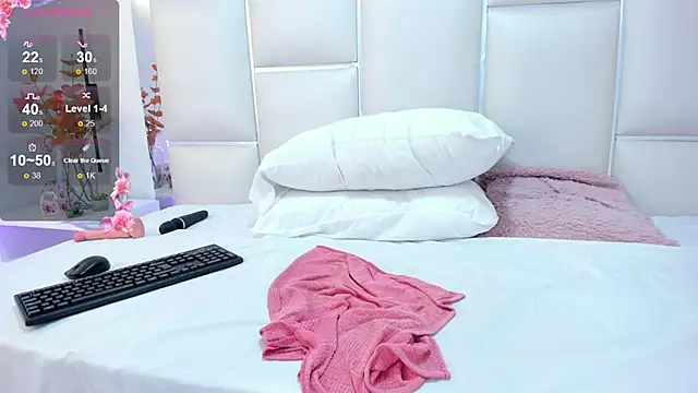 Snapshot of SaraDreamss chatting on March 8, 11:39 pm SaraDreamss online show from March 8, 11:39 pm