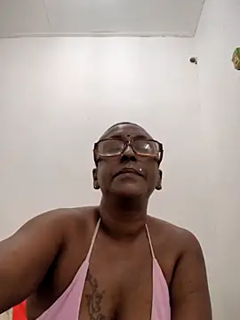 Snapshot of mamakarma1403 chatting on May 30, 2:25 pm mamakarma1403 online show from May 30, 2:25 pm