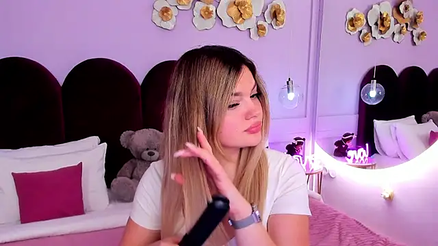 ZaraBloom online show from January 11, 3:28 pm