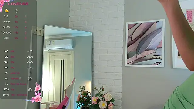 Snapshot of AliceBrayan chatting on March 8, 5:17 am AliceBrayan online show from March 8, 5:17 am