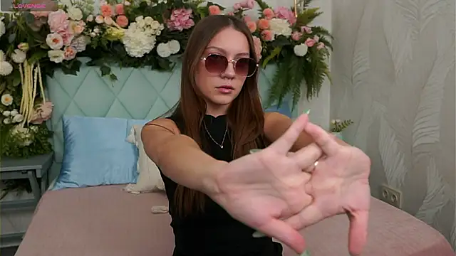 AliceBrayan online show from March 12, 5:08 pm