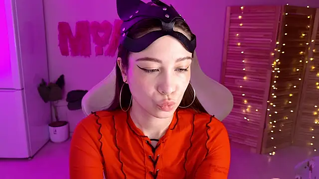 Snapshot of Miss_Mia_Murr chatting on October 8, 4:32 am Miss Mia Murr online show from October 8, 4:32 am