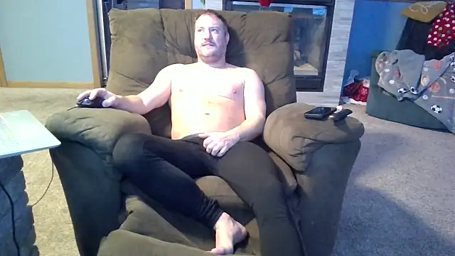 Snapshot of Bretto18 chatting on December 27, 2:12 pm Bretto18 online show from December 27, 2:12 pm