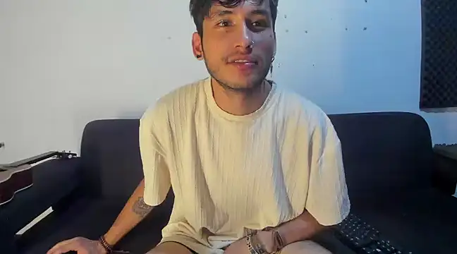 Snapshot of Henrikk_senn chatting on December 3, 9:55 am Henrikk senn online show from December 3, 9:55 am