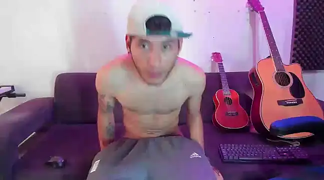 Snapshot of Henrikk_senn chatting on December 11, 12:23 pm Henrikk senn online show from December 11, 12:23 pm