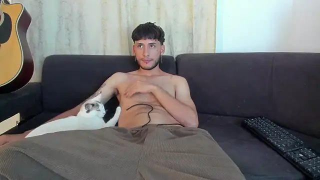 Snapshot of Henrikk_senn chatting on September 14, 5:17 am Henrikk senn online show from September 14, 5:17 am