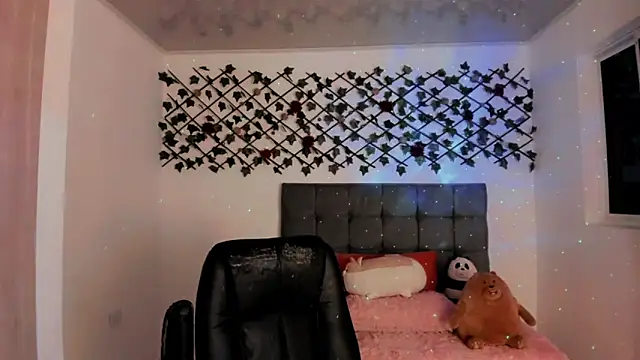 Lilith Miller21 online show from December 20, 6:59 pm