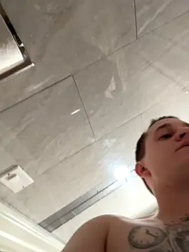 Snapshot of adamhollywood1488 chatting on December 16, 2:33 pm adamhollywood1488 online show from December 16, 2:33 pm