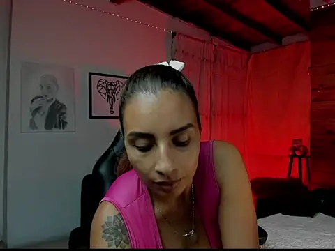 mykaelahoney online show from December 3, 5:48 am