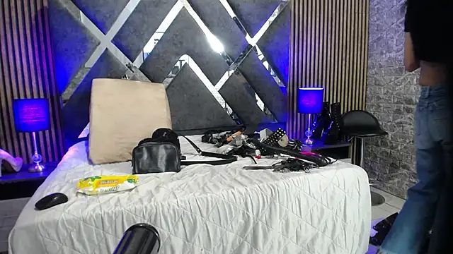 bellatrix25 online show from December 11, 7:14 pm