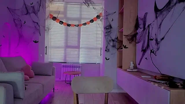 RileyMee online show from October 31, 3:07 am