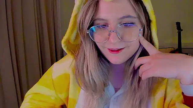 Snapshot of Diana_Flower chatting on December 6, 2:17 pm Diana Flower online show from December 6, 2:17 pm