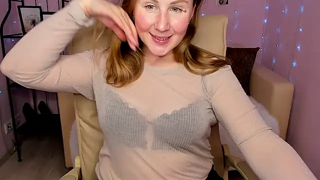 Snapshot of Helens_love chatting on February 11, 7:54 am Helens love online show from February 11, 7:54 am