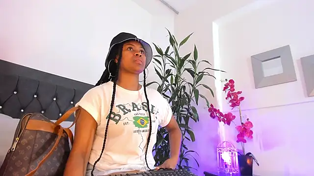 ebony hot1 online show from December 29, 3:13 pm