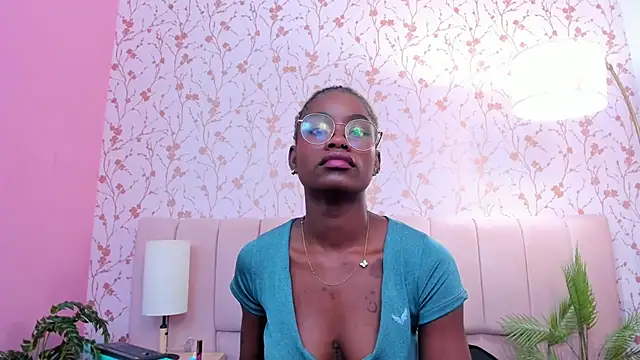 Snapshot of amber-hill chatting on November 8, 7:52 am amber-hill online show from November 8, 7:52 am