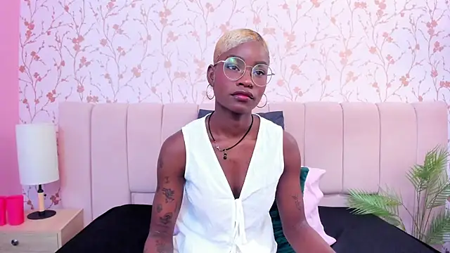 Snapshot of amber-hill chatting on December 15, 7:18 pm amber-hill online show from December 15, 7:18 pm