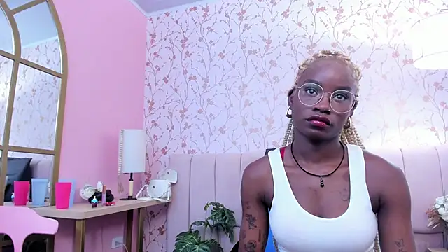 Snapshot of amber-hill chatting on December 20, 5:14 am amber-hill online show from December 20, 5:14 am