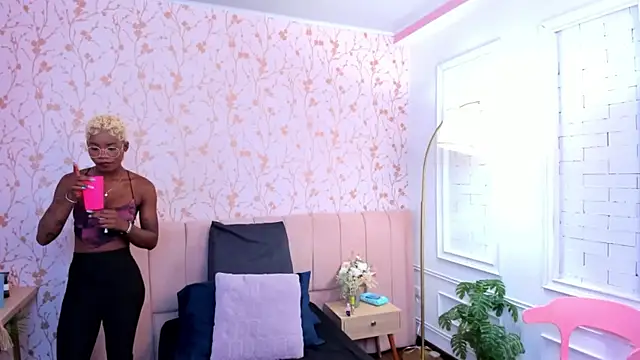 Snapshot of amber-hill chatting on February 11, 4:23 pm amber-hill online show from February 11, 4:23 pm